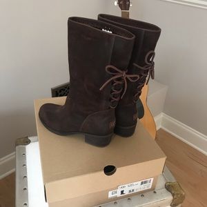 UGG Brown W Cary Boots. Size 5.5. Waterproof. EUC